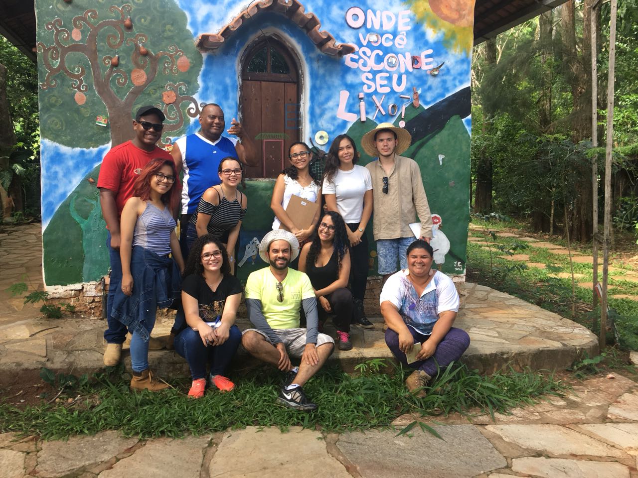 Grupo que participou das visitas técnicas, acompanhados pelo professor Alessandro Oliveira